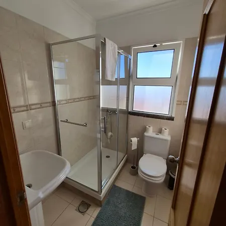 Lands Apartment *