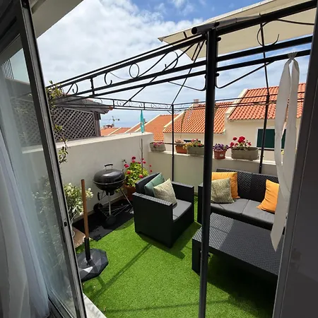 Lands Apartment *